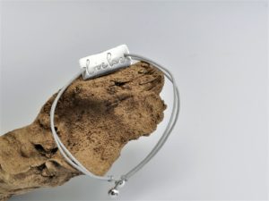 Armbändchen mit Motiv aus Feinsilber. Handarbeit und Kunsthandwerk aus Niederösterreich/Österreich. Natürlicher, individueller Schmuck.
