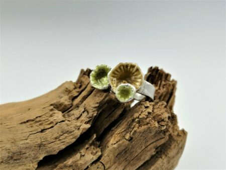 Ring aus Feinsilber mit Glas-Emaille